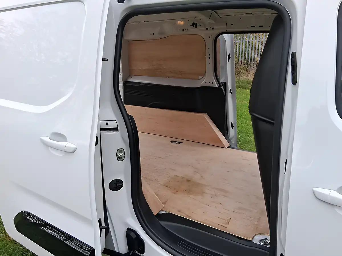 Used 2024 Citroen Berlingo Driver Xl White - Interior and Exterior details 11