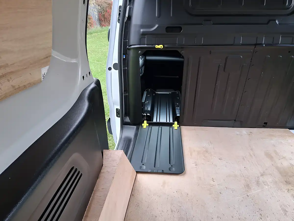 Used 2024 Citroen Berlingo Driver Xl White - Interior and Exterior details 13