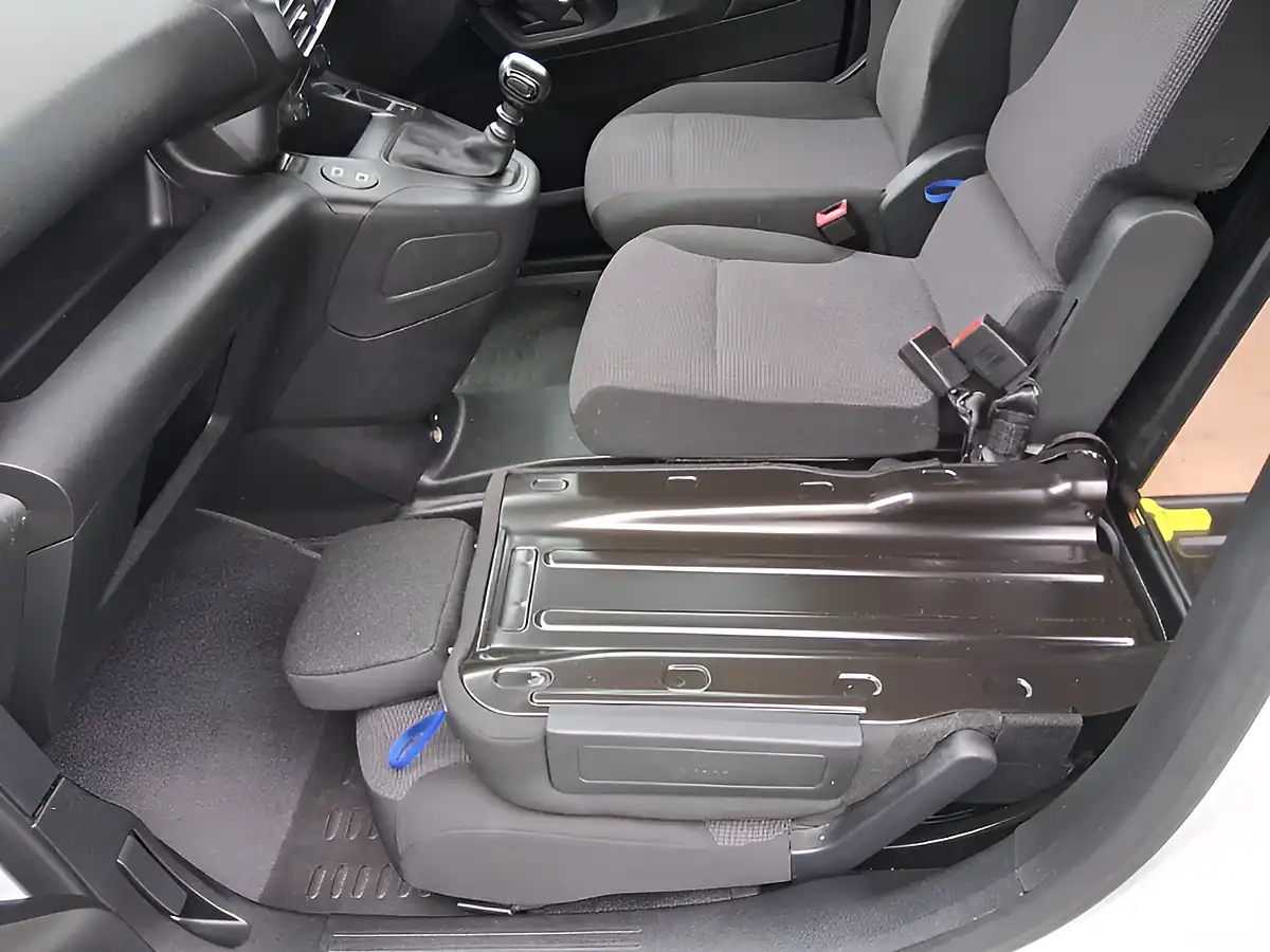 Used 2024 Citroen Berlingo Driver Xl White - Interior and Exterior details 14