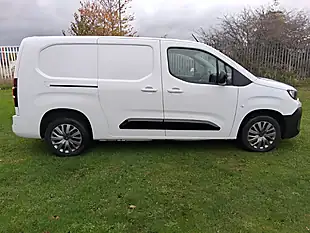 Used 2024 Citroen Berlingo Driver Xl White - Interior and Exterior details 2
