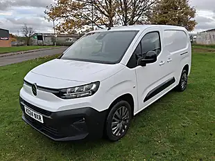 Used 2024 Citroen Berlingo Driver Xl White - Interior and Exterior details 7