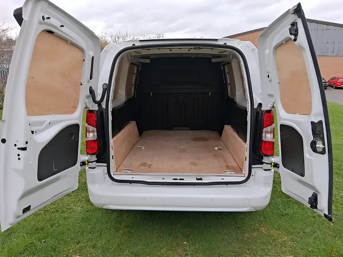 Used 2024 Citroen Berlingo Driver Xl White - Interior and Exterior details 9
