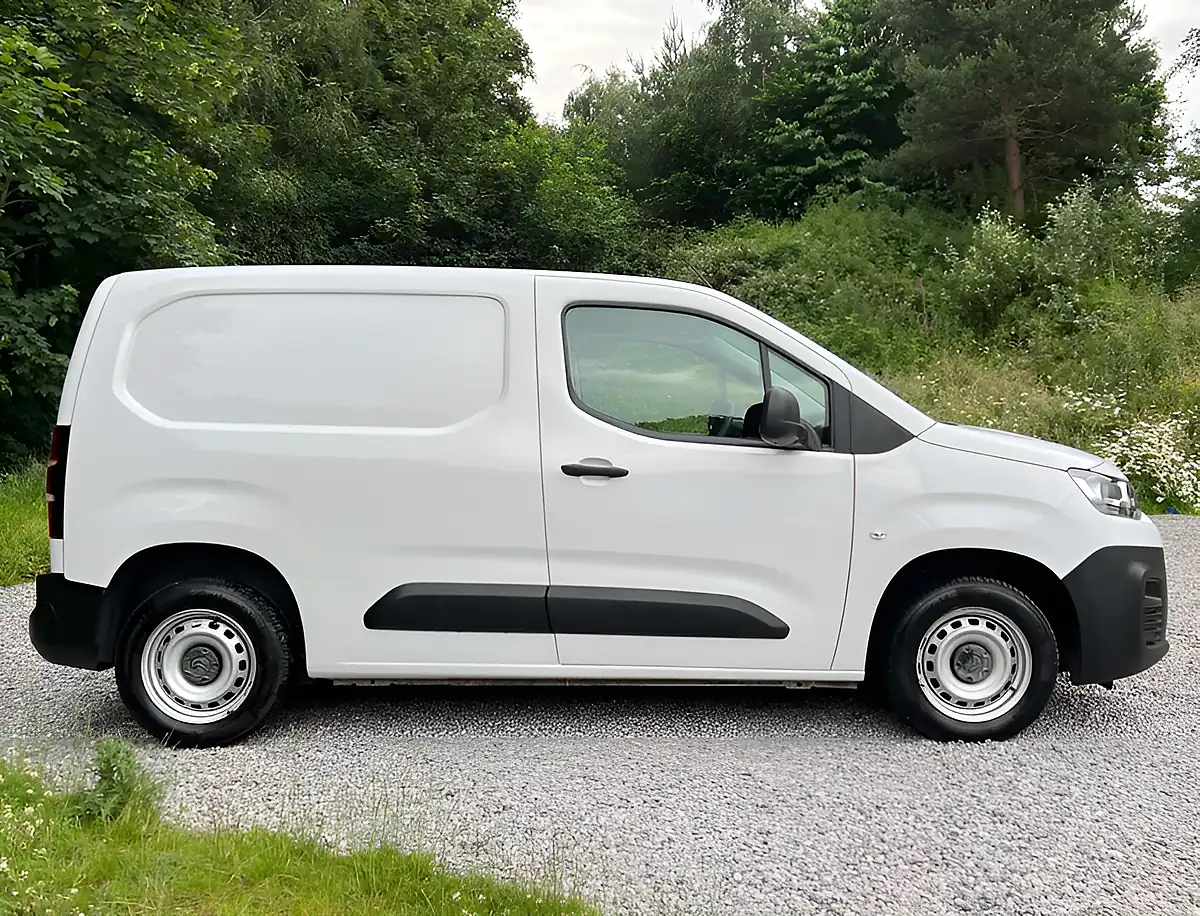 Used 2024 Citroen Berlingo Enterprise Edition Icy White - Interior and Exterior details 2