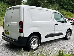 Used 2024 Citroen Berlingo Enterprise Edition Icy White - Interior and Exterior details 3