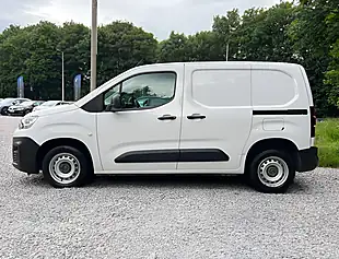 Used 2024 Citroen Berlingo Enterprise Edition Icy White - Interior and Exterior details 6