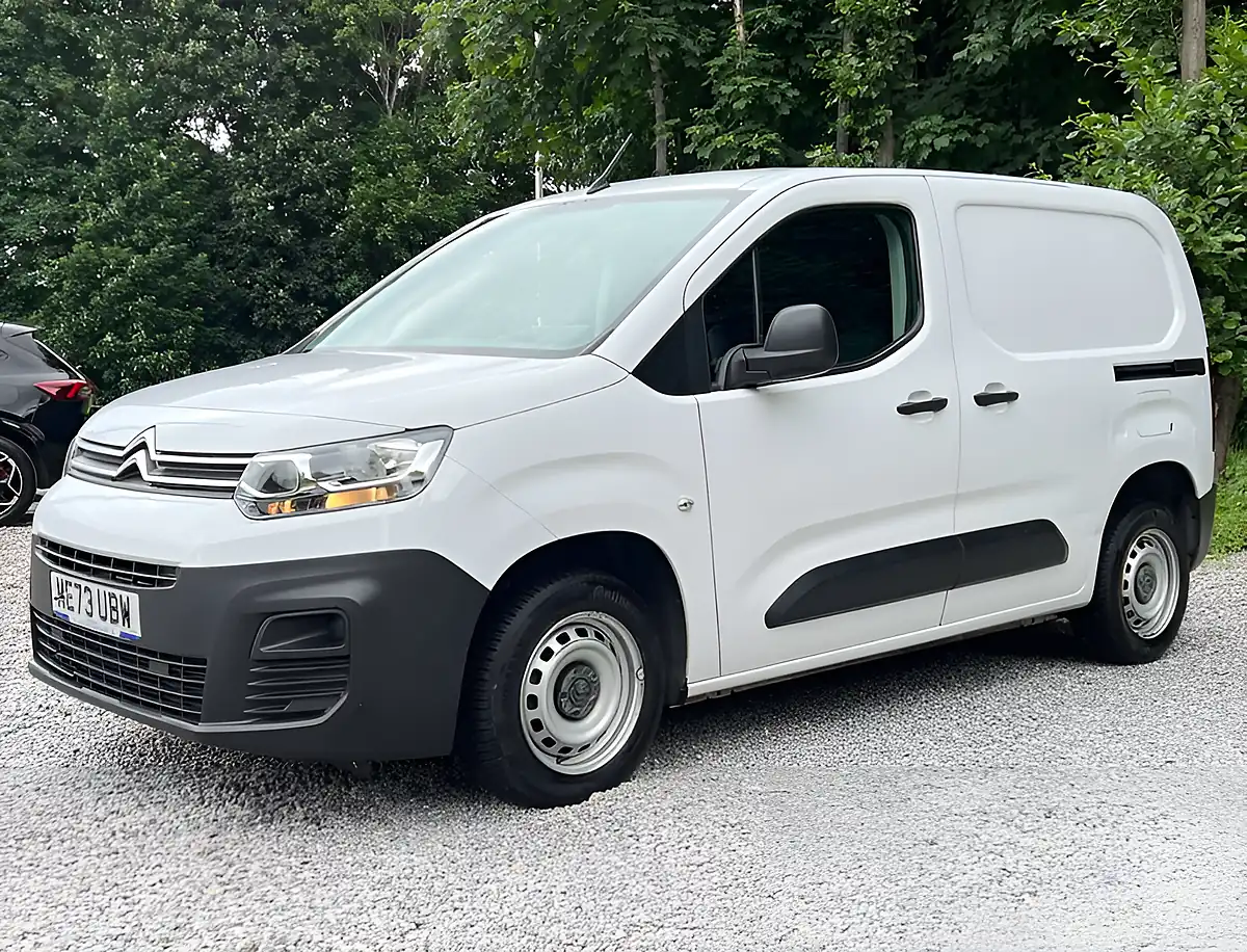 Used 2024 Citroen Berlingo Enterprise Edition Icy White - Interior and Exterior details 7