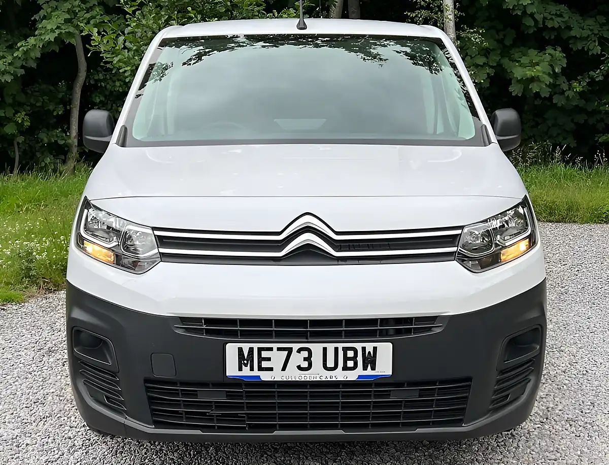 Used 2024 Citroen Berlingo Enterprise Edition Icy White - Interior and Exterior details 8