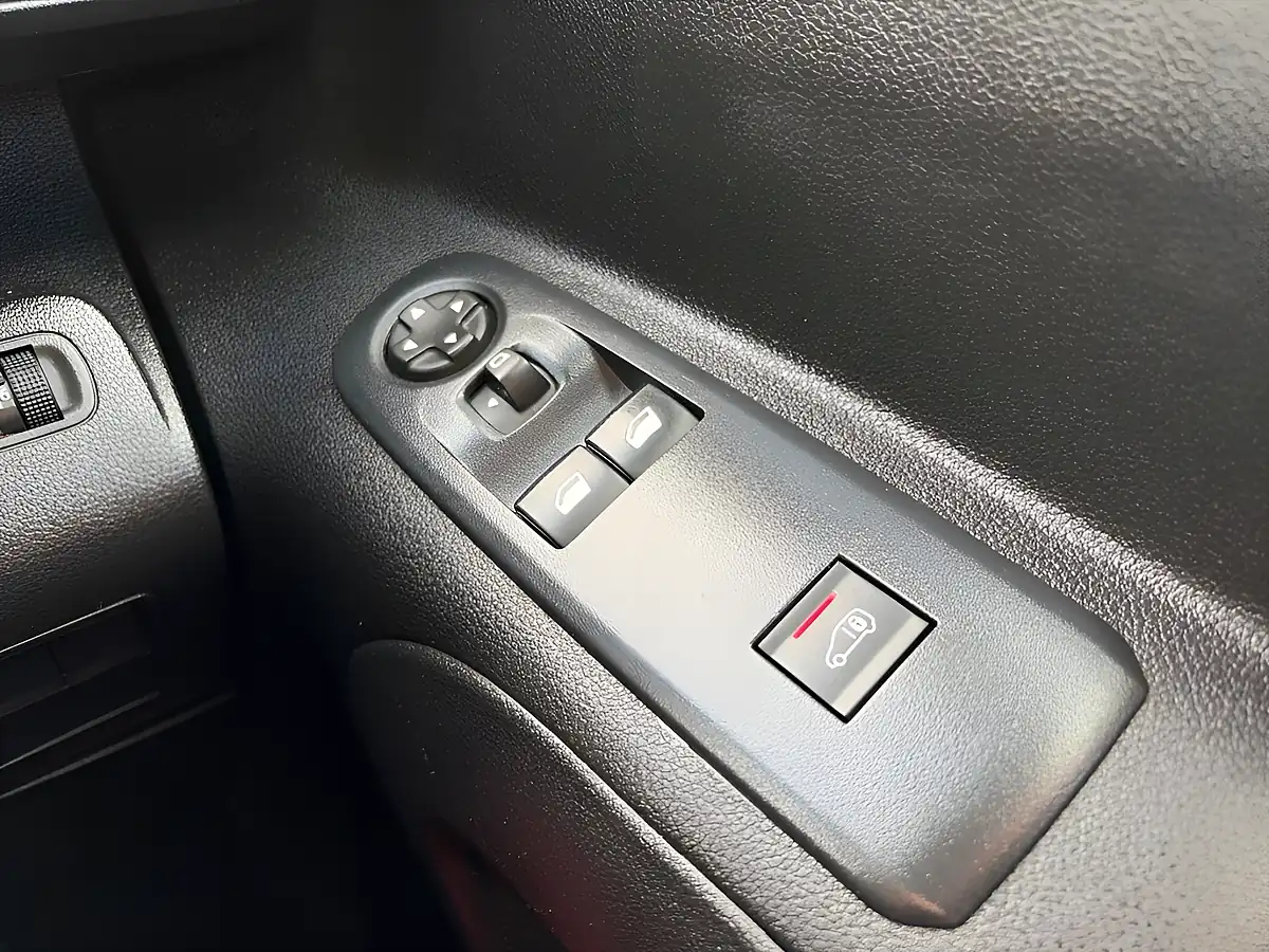 Used 2024 Citroen Berlingo Enterprise Edition M Platinum Grey - Interior and Exterior details 12