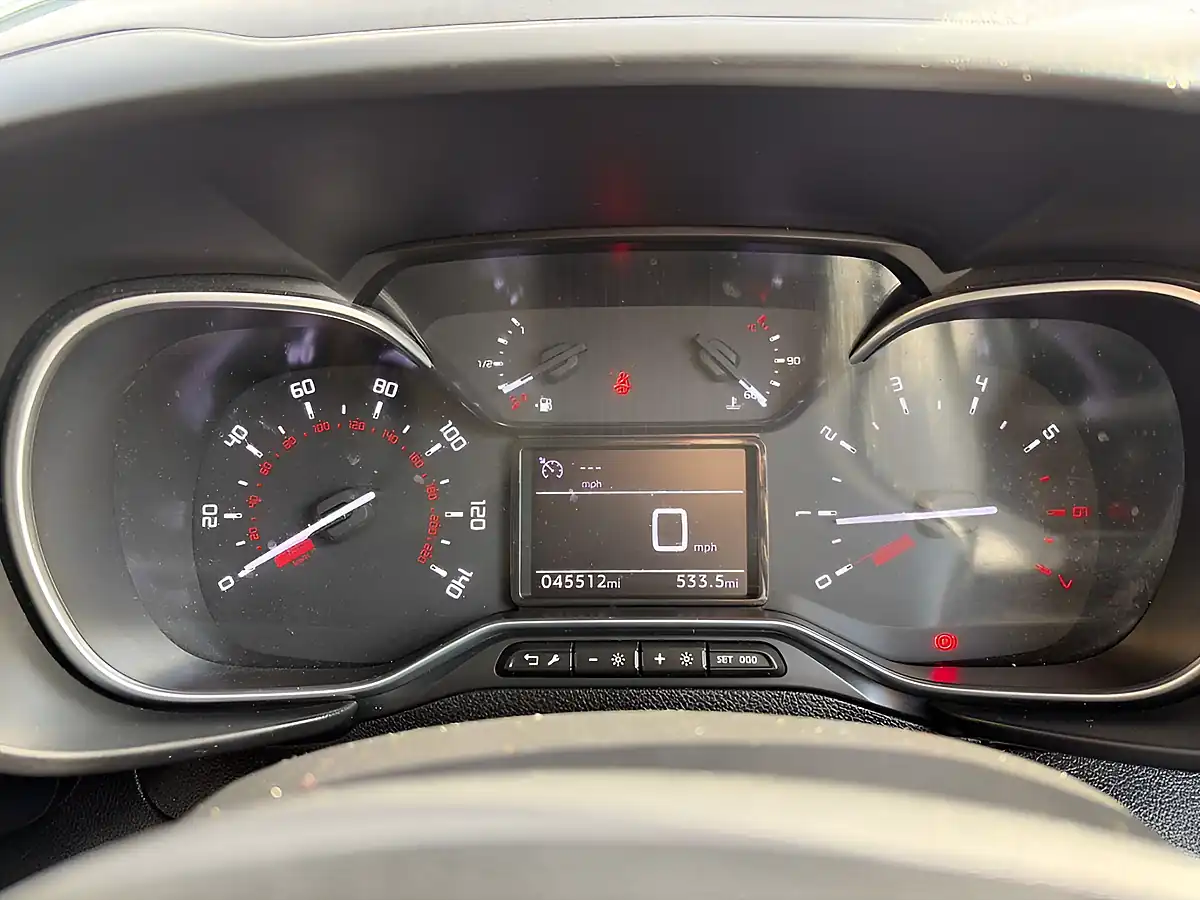 Used 2024 Citroen Berlingo Enterprise Edition M Platinum Grey - Interior and Exterior details 13