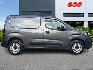 Used 2024 Citroen Berlingo Enterprise Edition M Platinum Grey - Interior and Exterior details 8