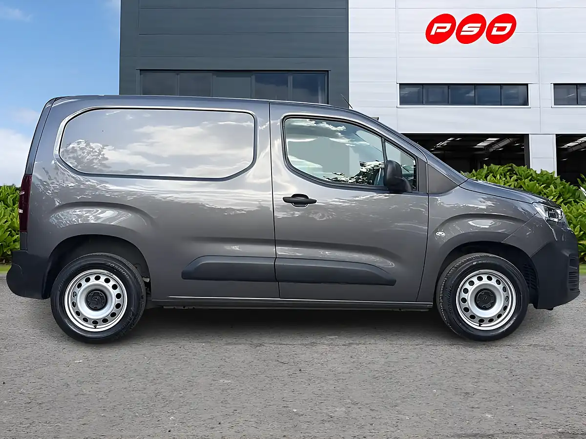 Used 2024 Citroen Berlingo Enterprise Edition M Platinum Grey - Interior and Exterior details 8