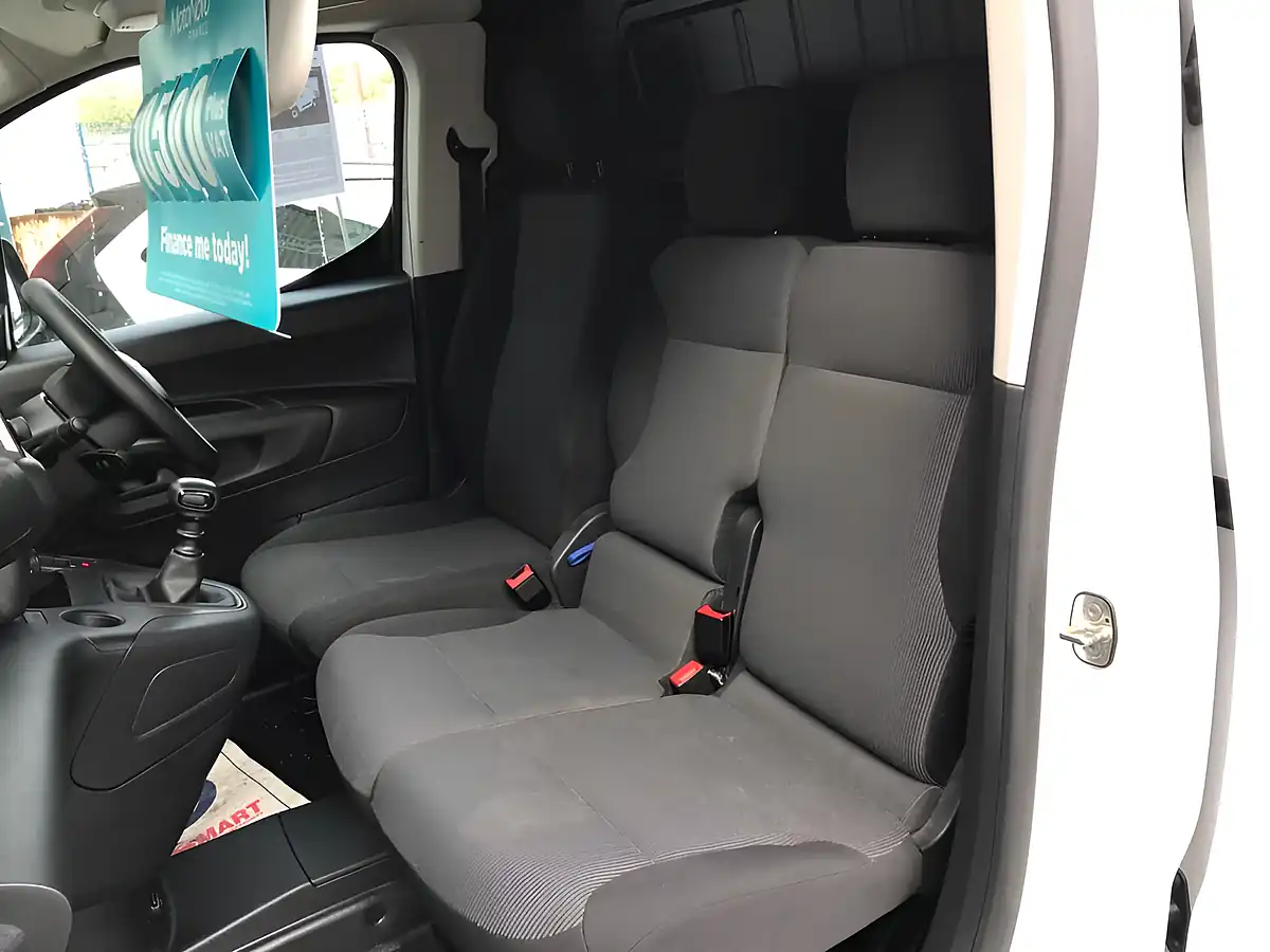 Used 2024 Citroen Berlingo Enterprise Edition M White - Interior and Exterior details 17