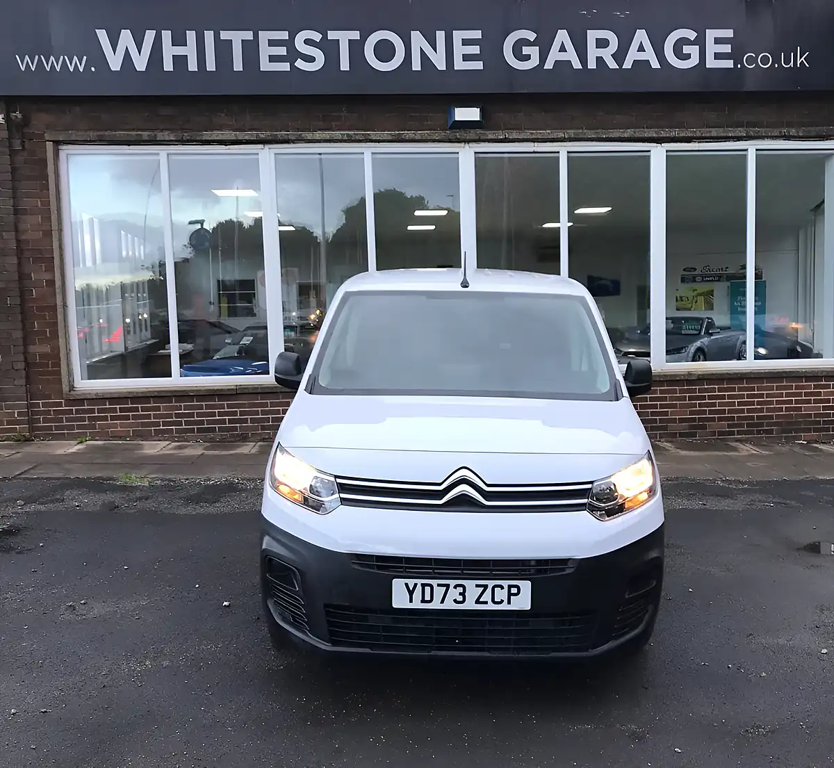 Used 2024 Citroen Berlingo Enterprise Edition M White - Interior and Exterior details 8