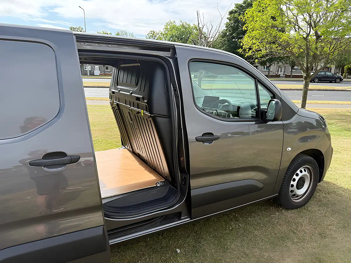 Used 2024 Citroen Berlingo Enterprise Edition Xl Grey - Interior and Exterior details 11
