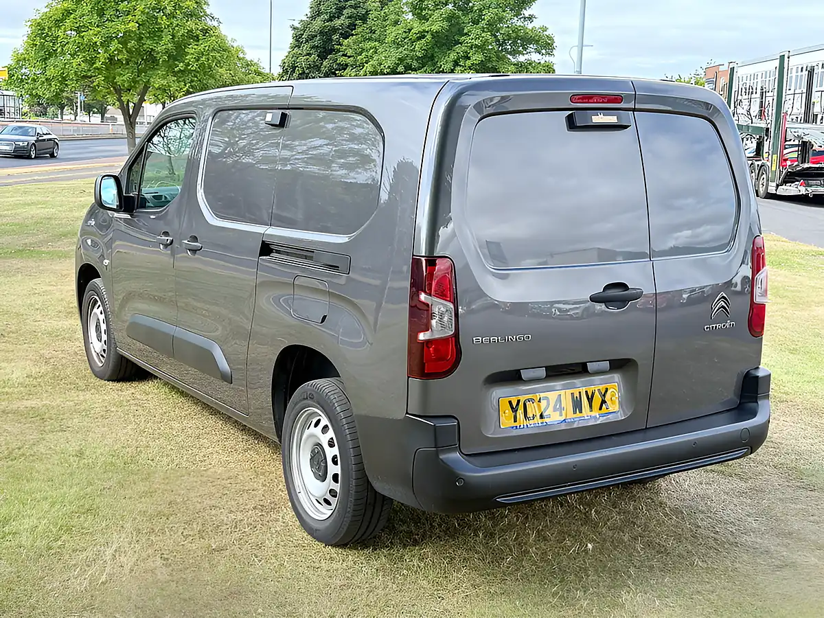 Used 2024 Citroen Berlingo Enterprise Edition Xl Grey - Interior and Exterior details 4