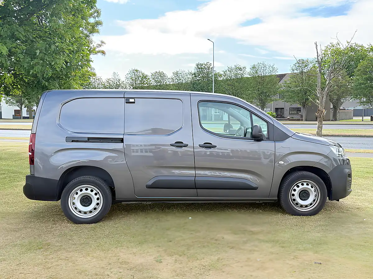 Used 2024 Citroen Berlingo Enterprise Edition Xl Grey - Interior and Exterior details 6