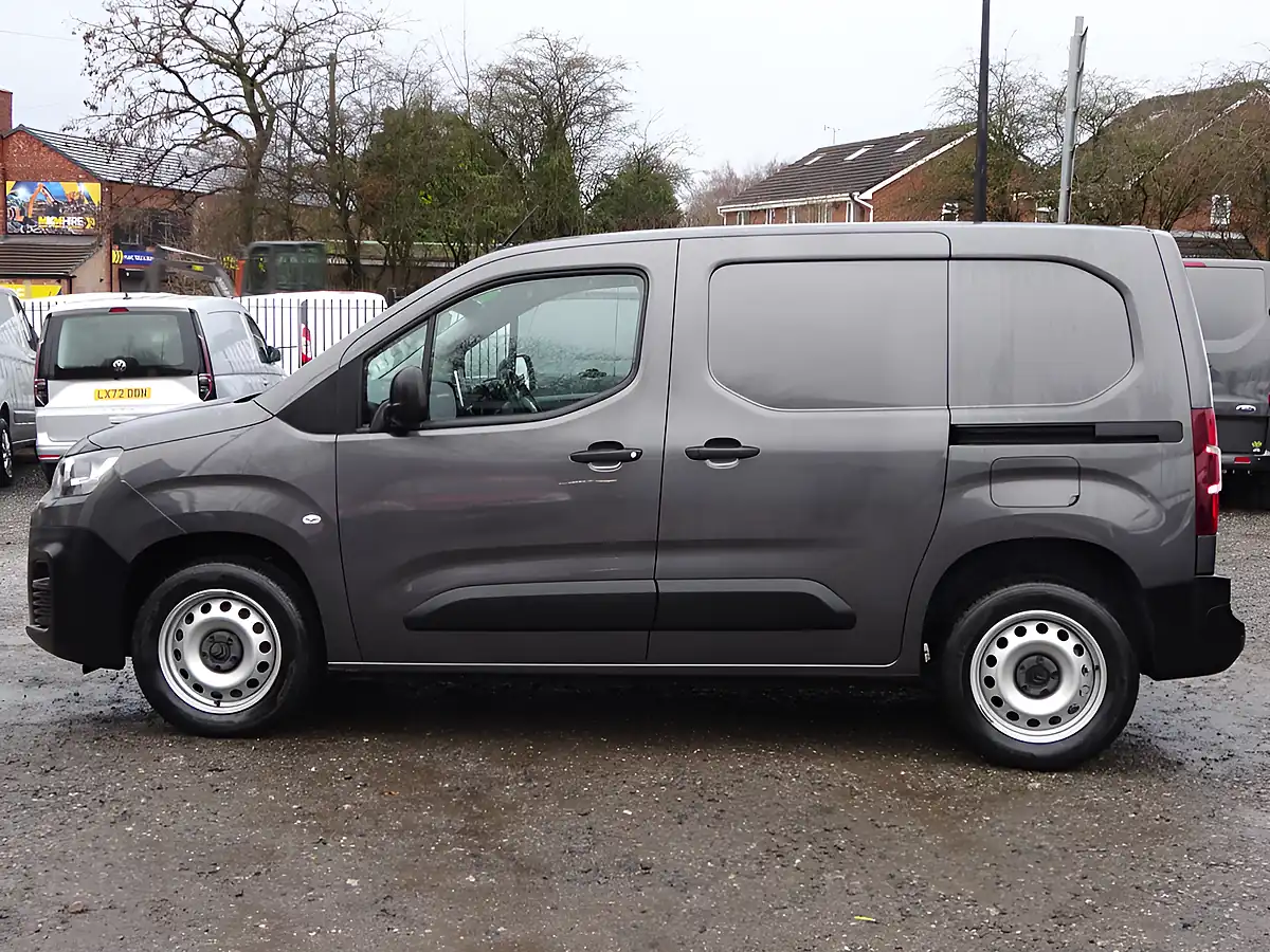 Used 2024 Citroen Berlingo Enterprise L1 1000 Edition M Grey - Interior and Exterior details 9