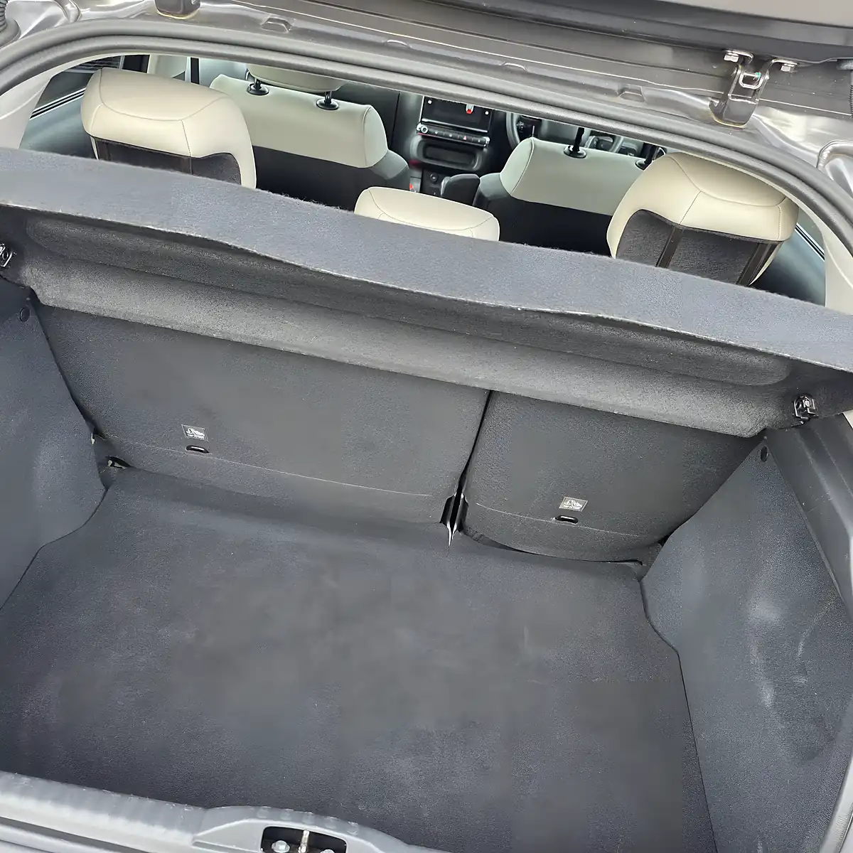 Used 2024 Citroen C3 Max Edition Asteroid Grey - Interior and Exterior details 12