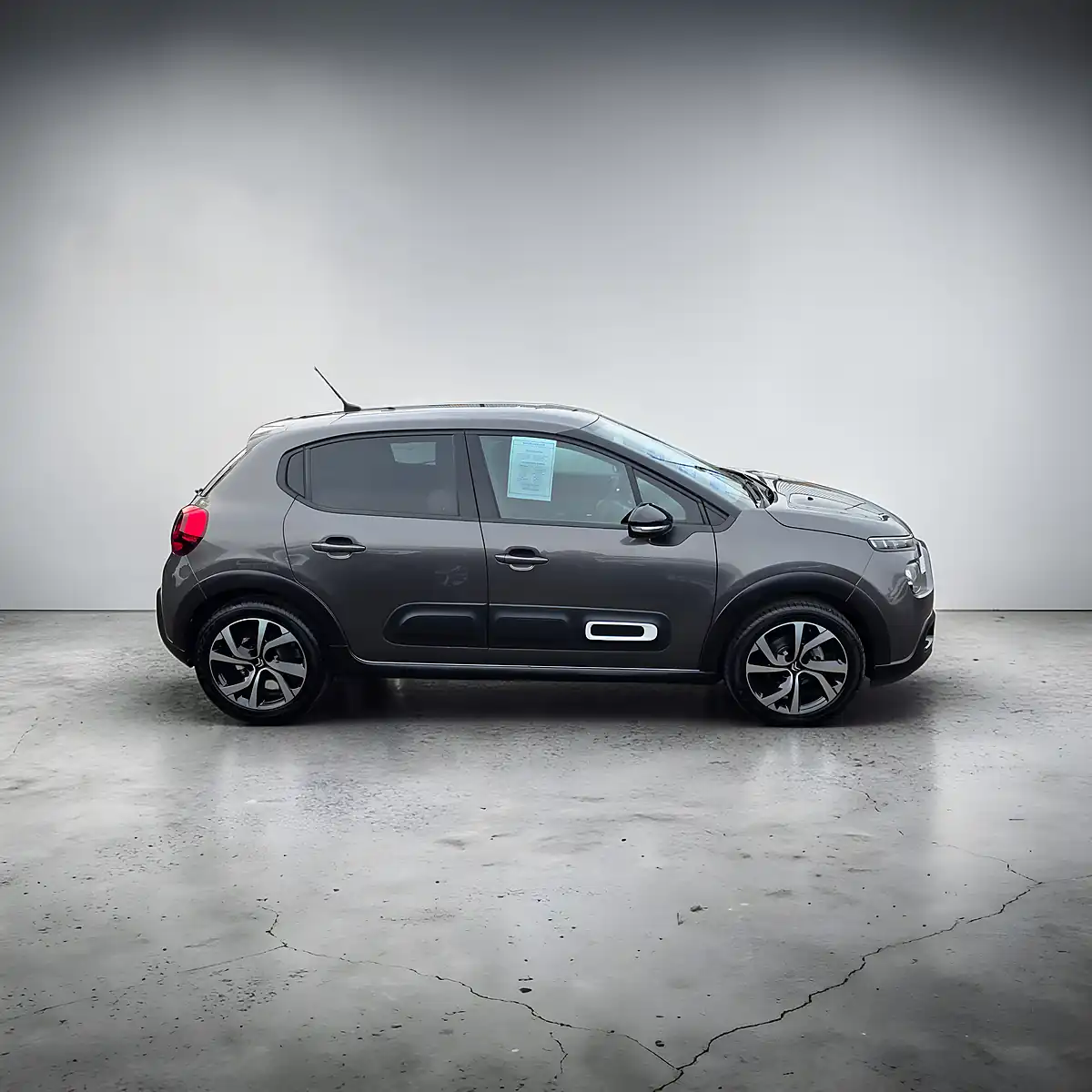Used 2024 Citroen C3 Max Edition Asteroid Grey - Interior and Exterior details 9