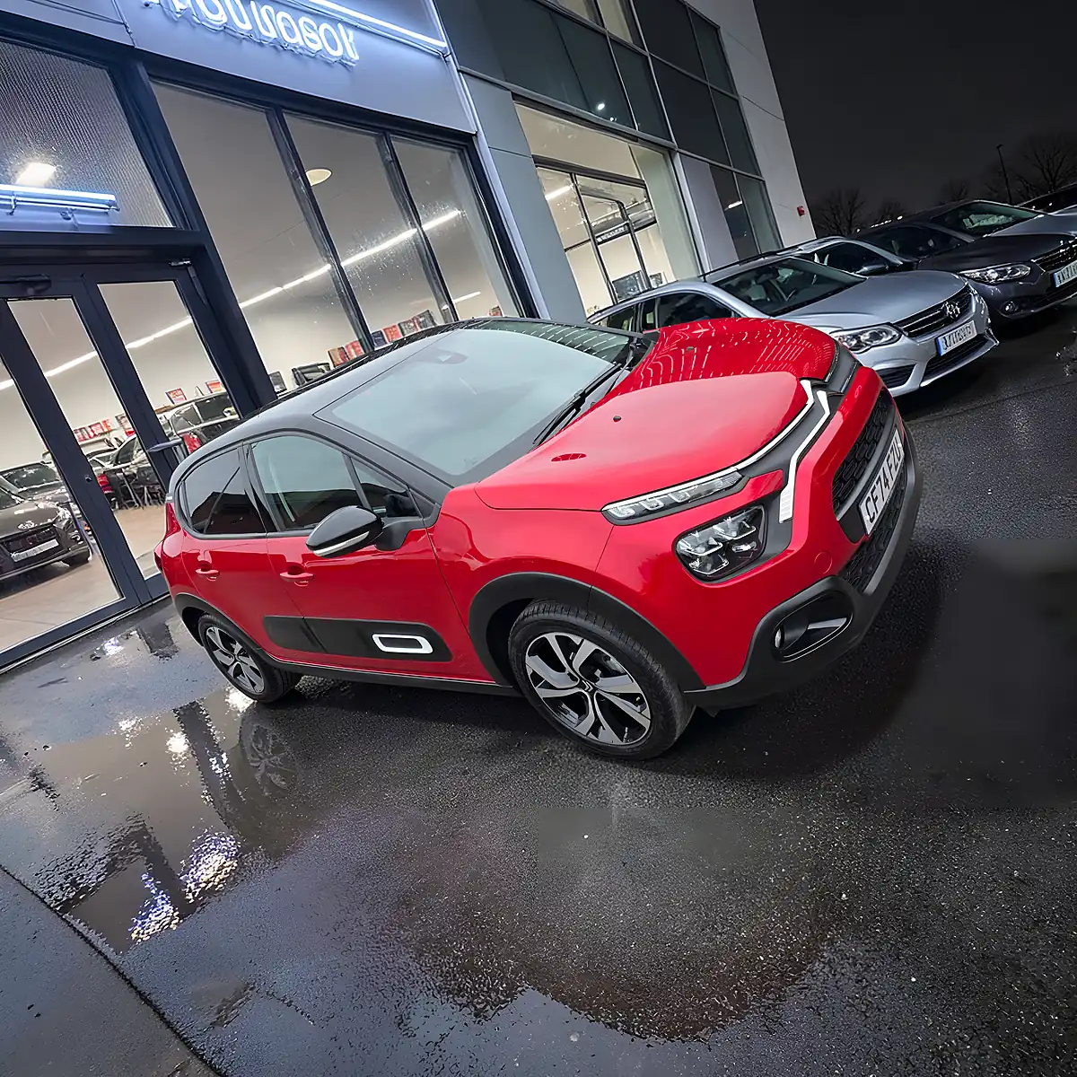 Used 2024 Citroen C3 Max Edition Burning Red & Diamond Black - Interior and Exterior details 8