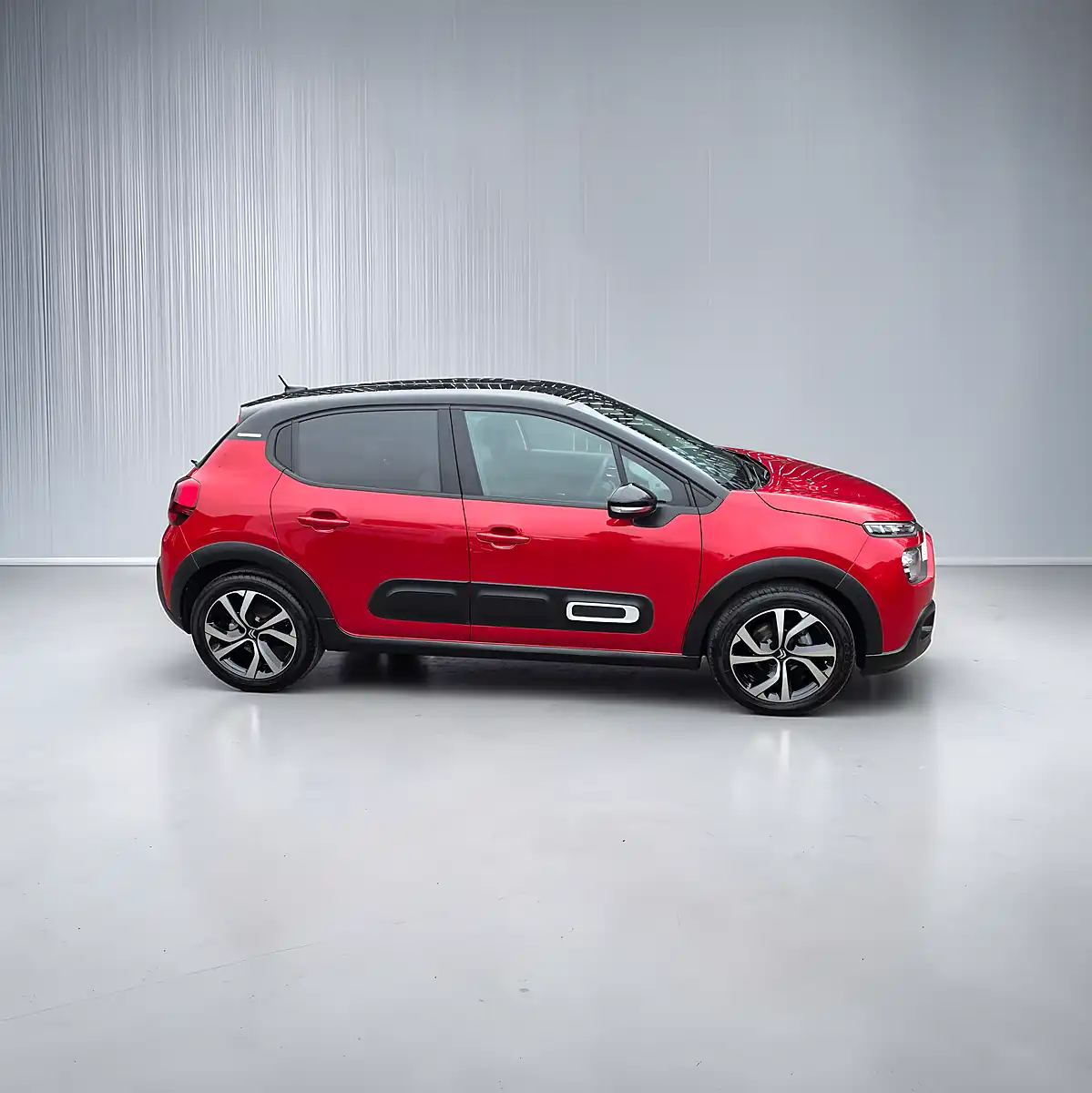 Used 2024 Citroen C3 Max Edition Burning Red & Diamond Black - Interior and Exterior details 9
