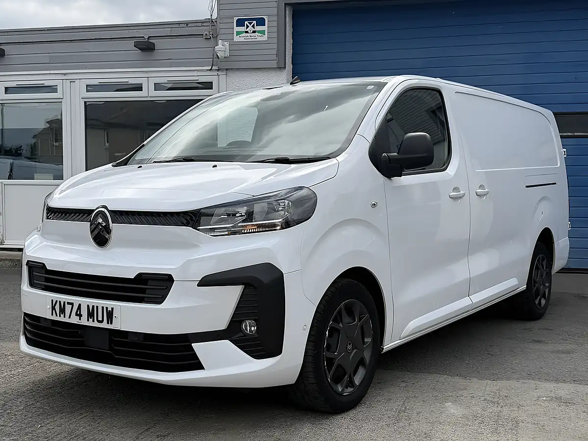 Used 2024 Citroen Dispatch Driver Xl Icy White - Interior and Exterior details 4