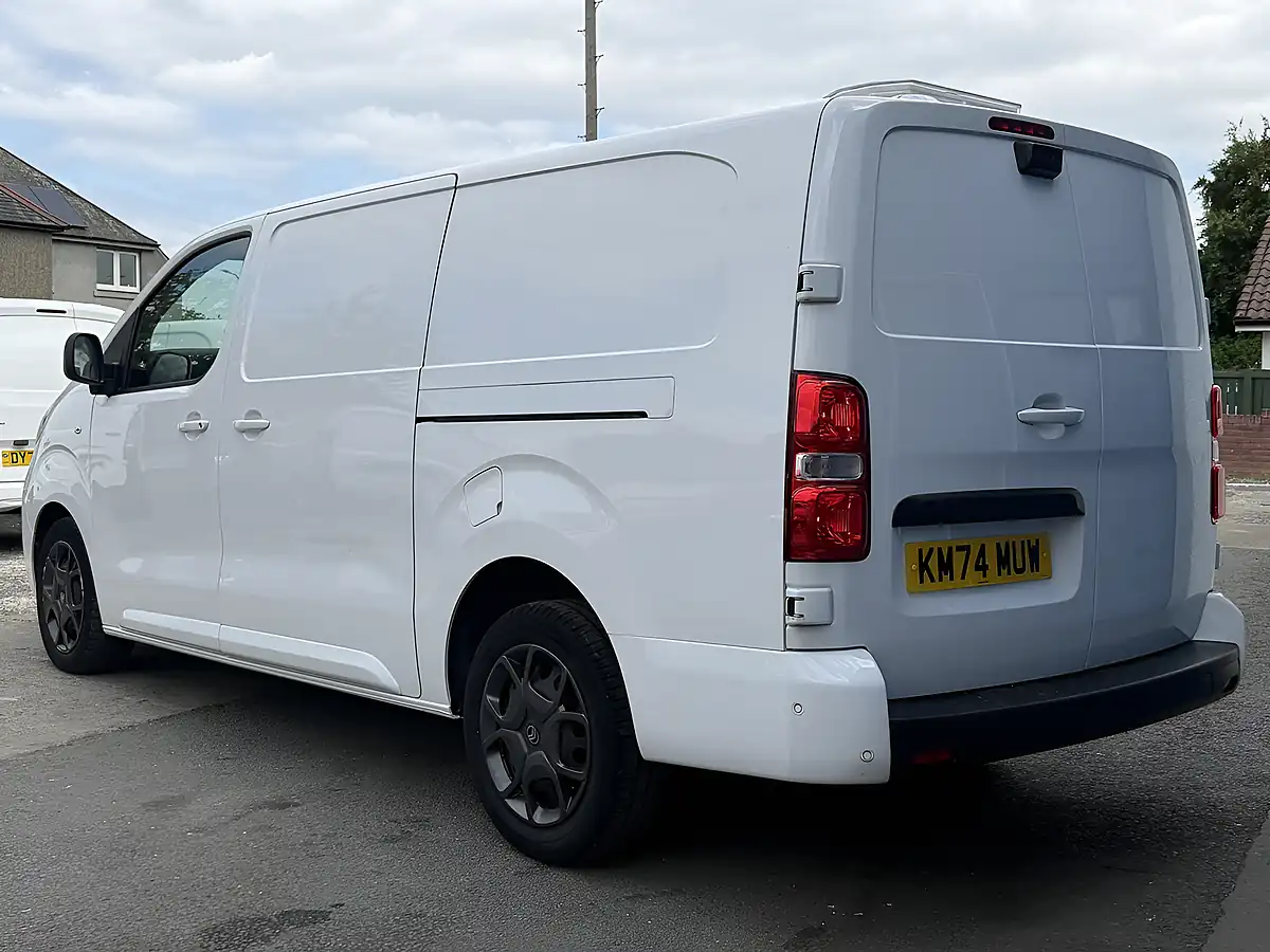 Used 2024 Citroen Dispatch Driver Xl Icy White - Interior and Exterior details 6