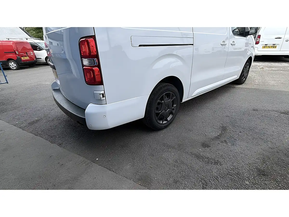 Used 2024 Citroen Dispatch Driver Xl Icy White - Interior and Exterior details 7
