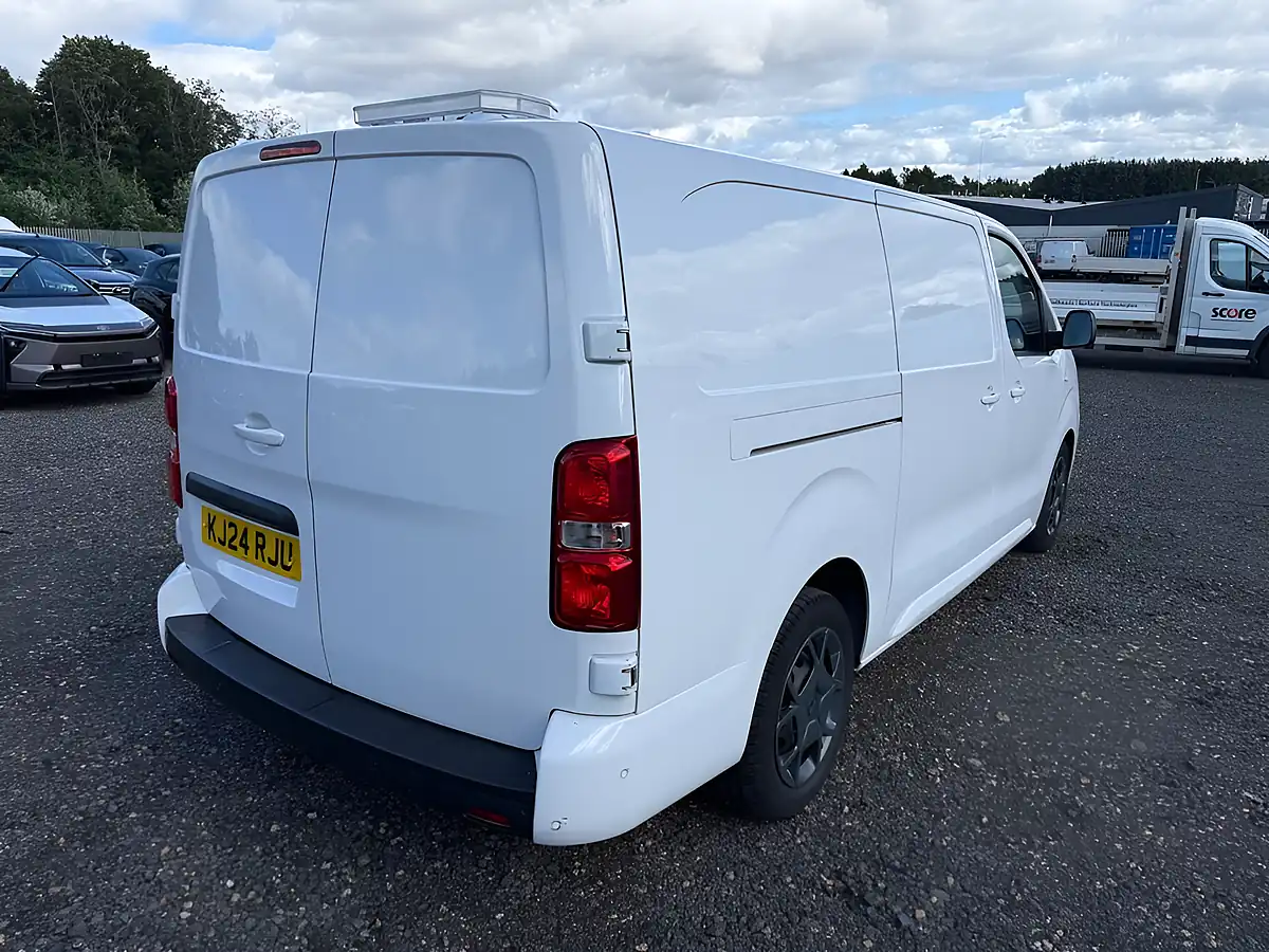Used 2024 Citroen Dispatch Driver Xl White - Interior and Exterior details 7