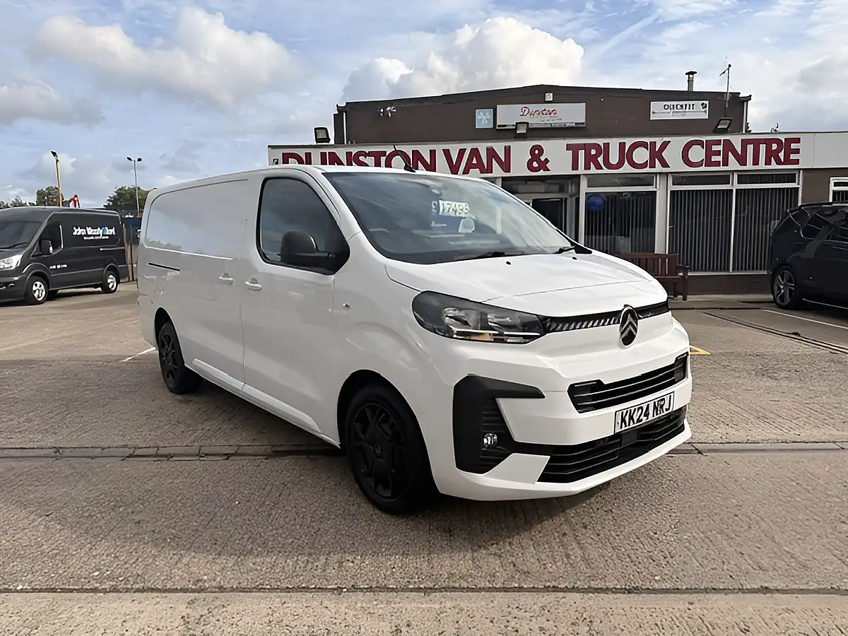 Used 2024 Citroen Dispatch Driver Xl White - Front View