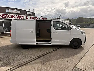 Used 2024 Citroen Dispatch Driver Xl White - Interior and Exterior details 3