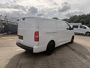Used 2024 Citroen Dispatch Driver Xl White - Interior and Exterior details 4