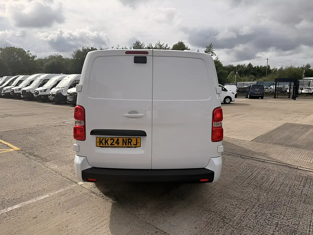 Used 2024 Citroen Dispatch Driver Xl White - Interior and Exterior details 5