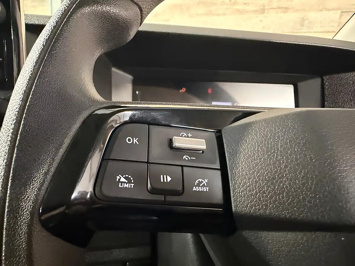 Used 2024 Citroen Dispatch Enterprise M White - Interior and Exterior details 13