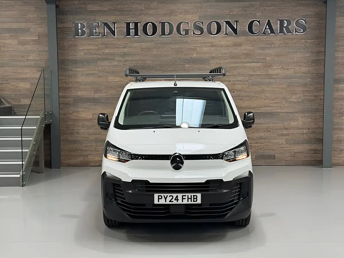 Used 2024 Citroen Dispatch Enterprise M White - Interior and Exterior details 17