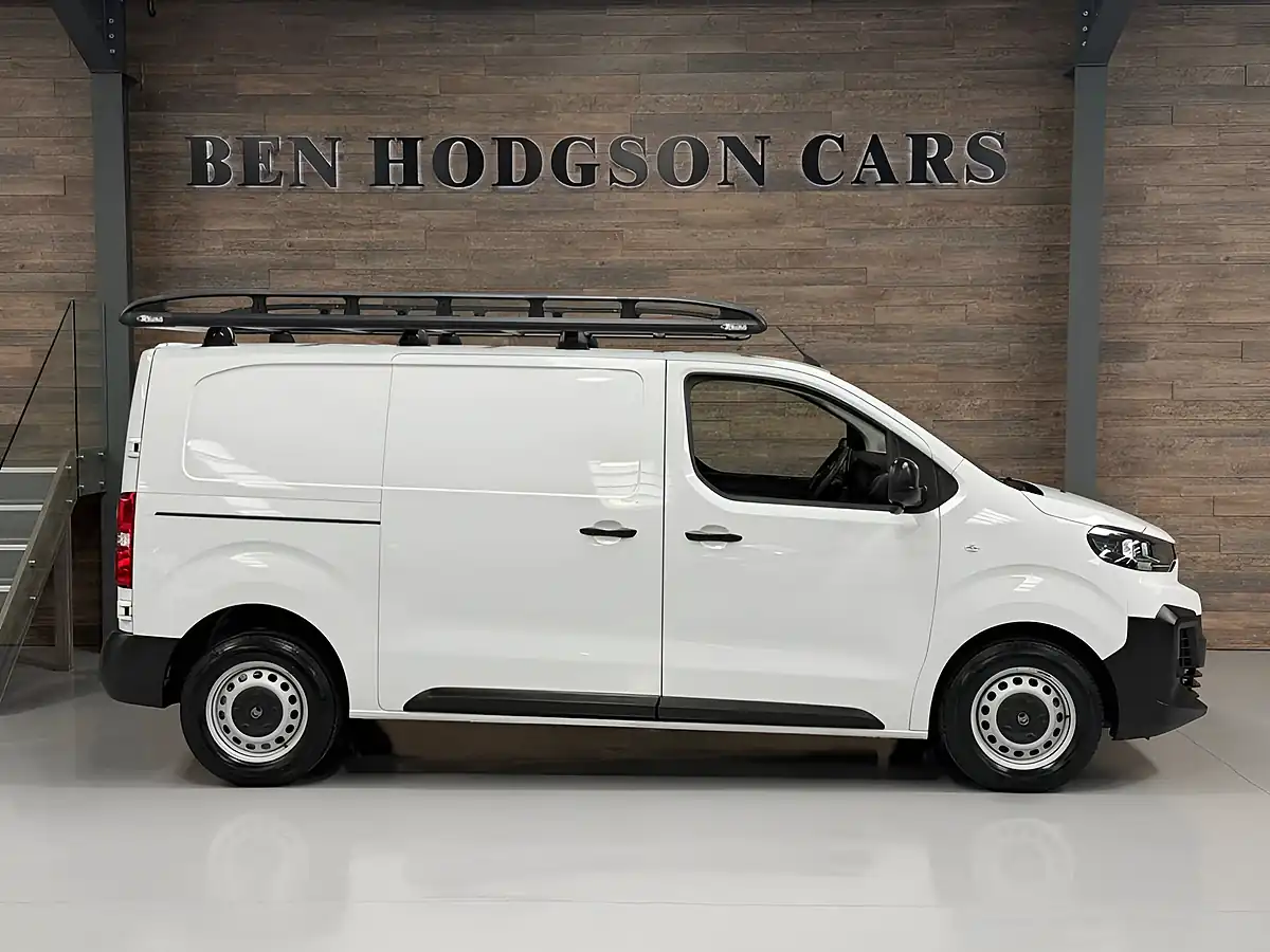 Used 2024 Citroen Dispatch Enterprise M White - Interior and Exterior details 5