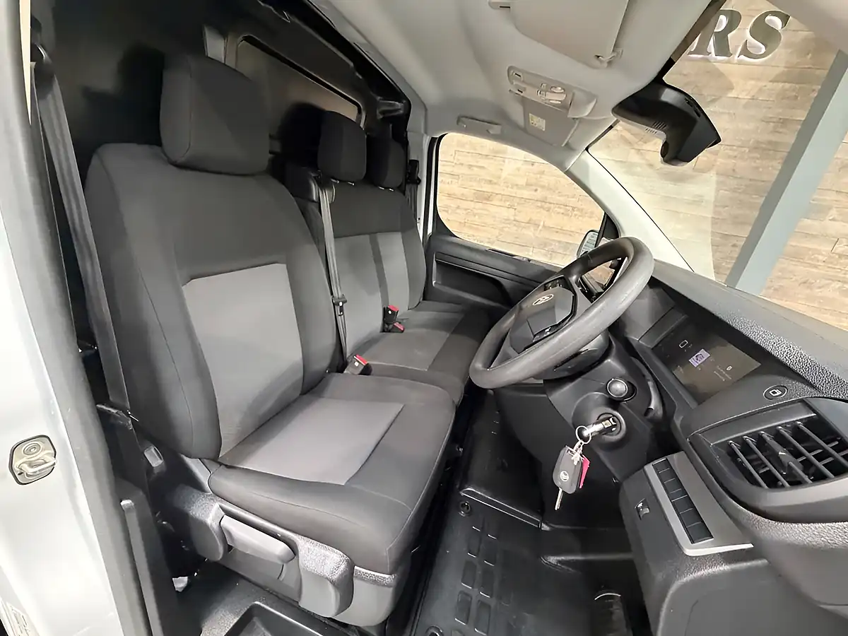 Used 2024 Citroen Dispatch Enterprise M White - Interior and Exterior details 8