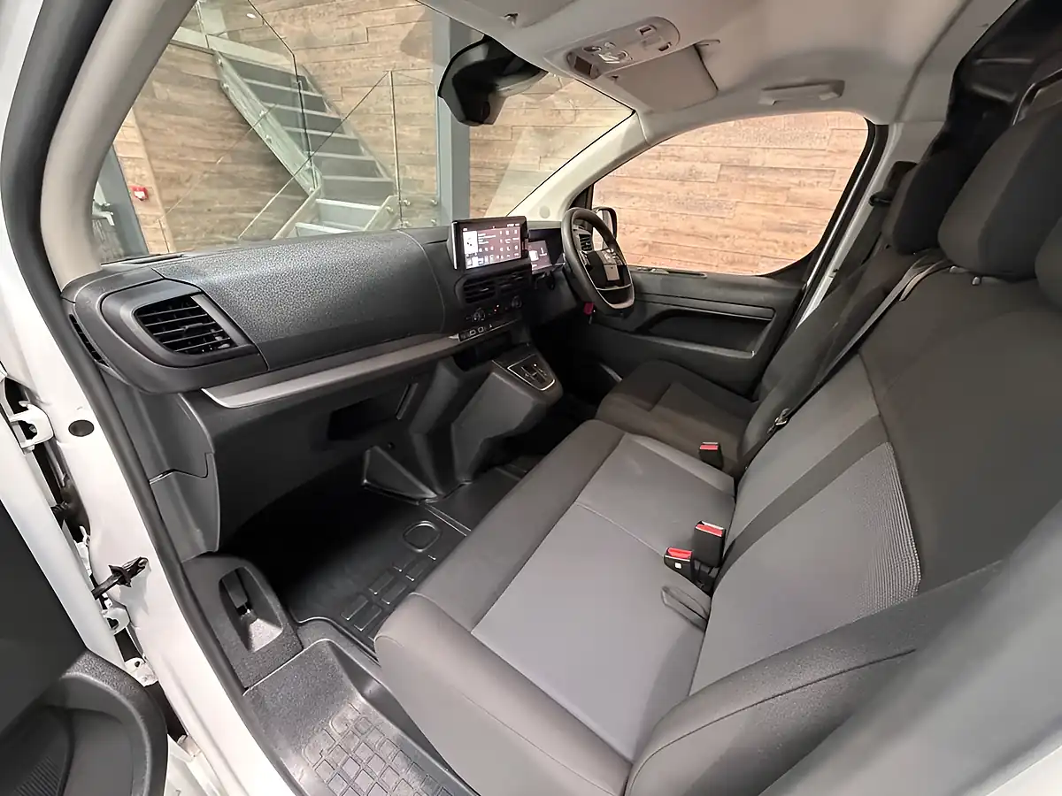 Used 2024 Citroen Dispatch Enterprise M White - Interior and Exterior details 9