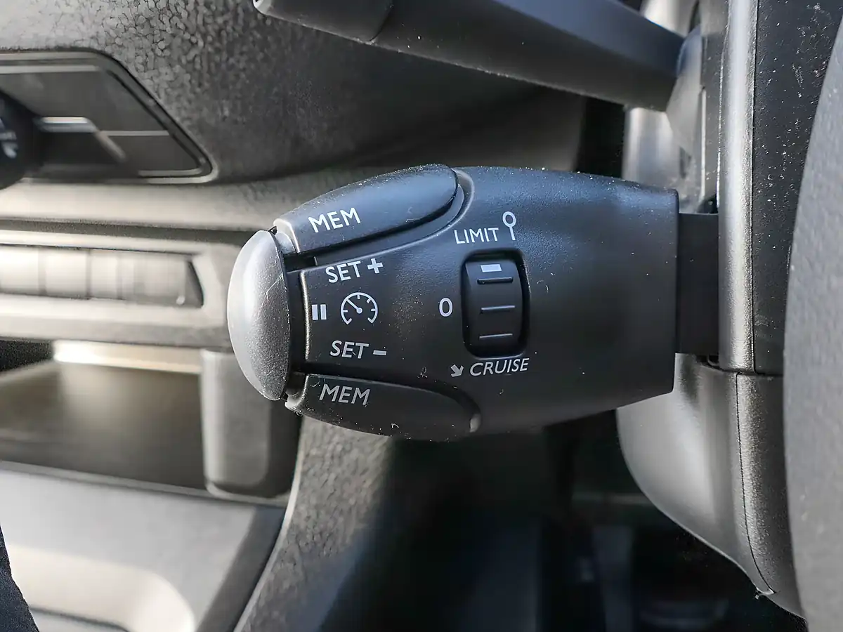 Used 2024 Citroen Dispatch Enterprise White - Interior and Exterior details 7