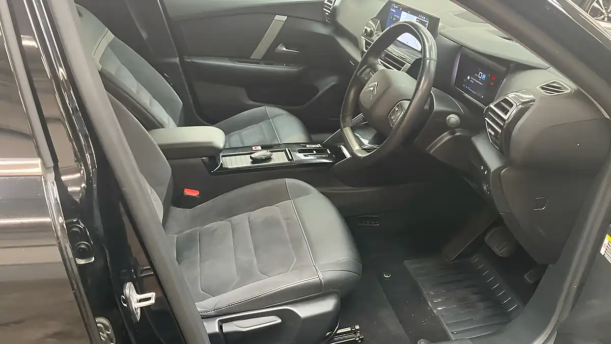 Used 2024 Citroen E-C4 E-Series Black - Interior and Exterior details 7