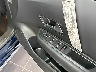 Used 2024 Citroen E-C4 X Max Blue - Interior and Exterior details 15