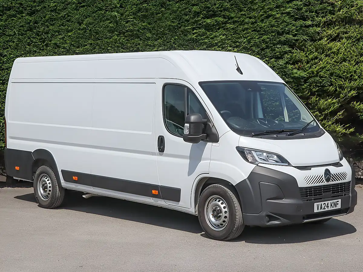 Used 2024 Citroen Relay 35 Enterprise Icy White - Interior and Exterior details 3