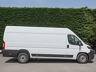 Used 2024 Citroen Relay 35 Enterprise Icy White - Interior and Exterior details 4