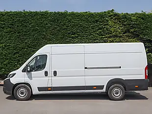 Used 2024 Citroen Relay 35 Enterprise Icy White - Interior and Exterior details 5