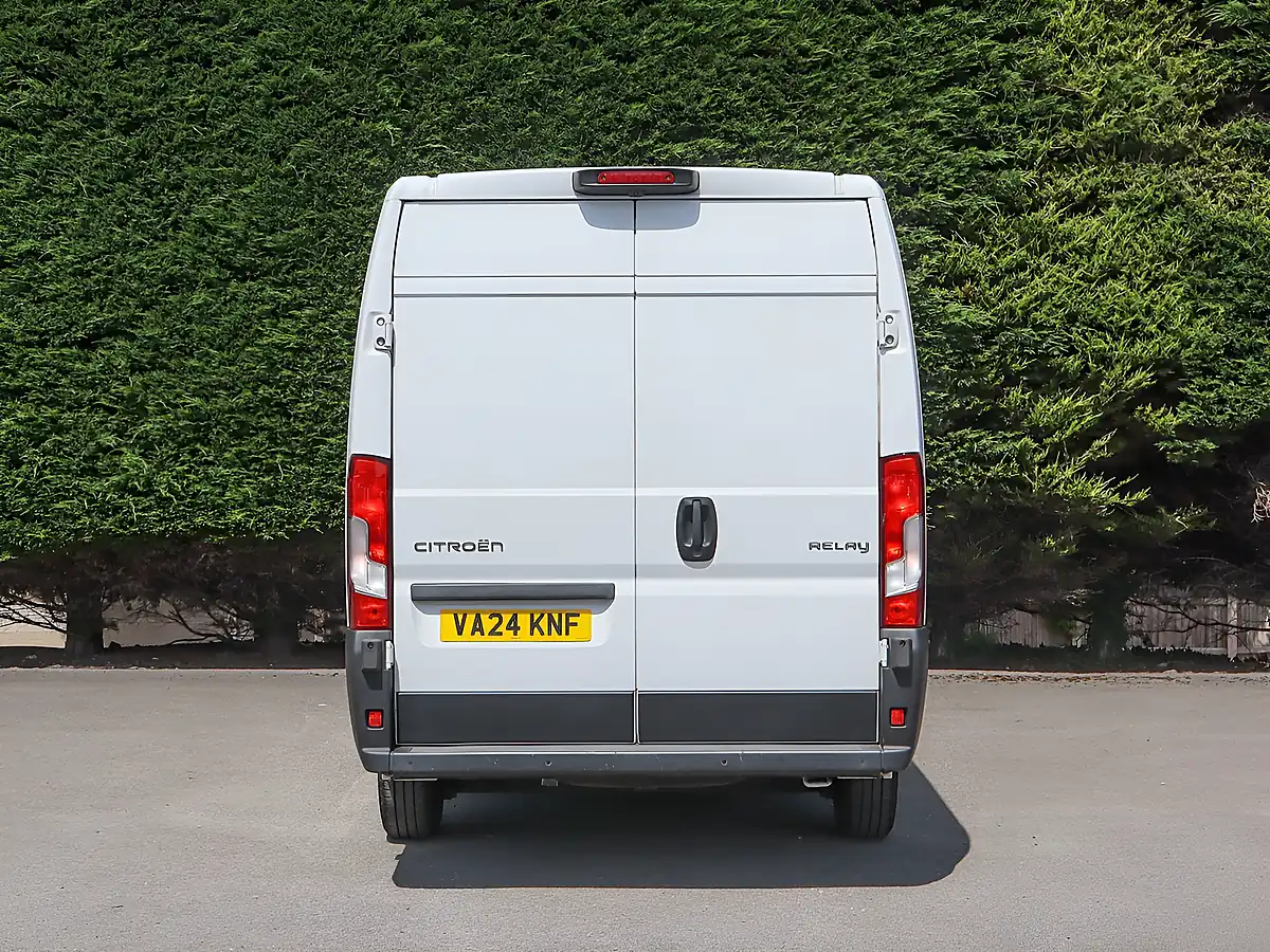 Used 2024 Citroen Relay 35 Enterprise Icy White - Interior and Exterior details 6