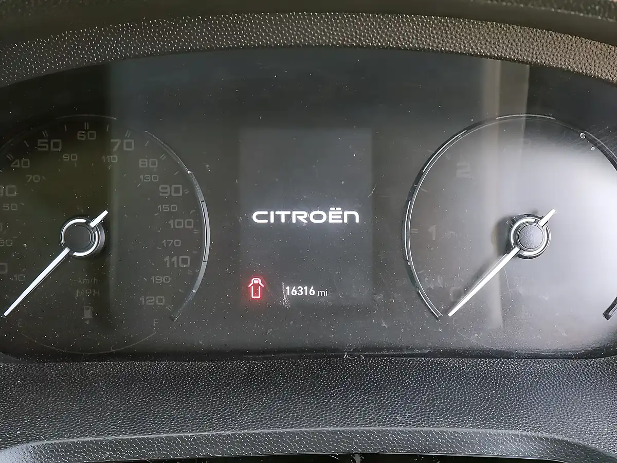 Used 2024 Citroen Relay 35 Enterprise Icy White - Interior and Exterior details 8