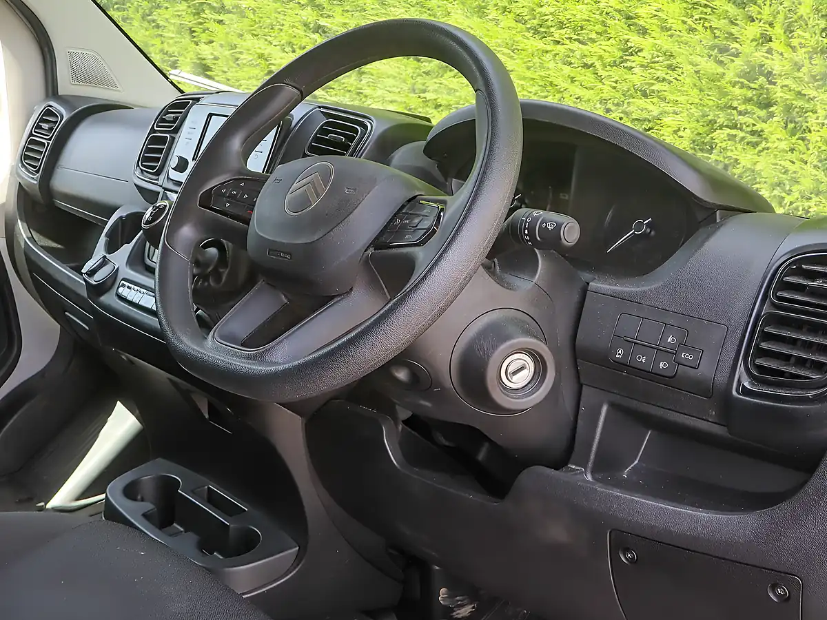 Used 2024 Citroen Relay 35 Enterprise Icy White - Interior and Exterior details 9