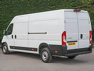 Used 2024 Citroen Relay 35 Enterprise White - Interior and Exterior details 10