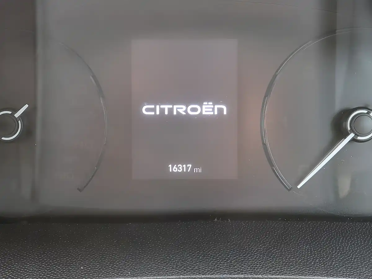 Used 2024 Citroen Relay 35 Enterprise White - Interior and Exterior details 13