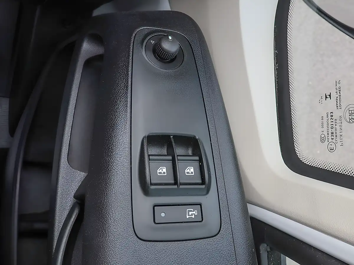 Used 2024 Citroen Relay 35 Enterprise White - Interior and Exterior details 17